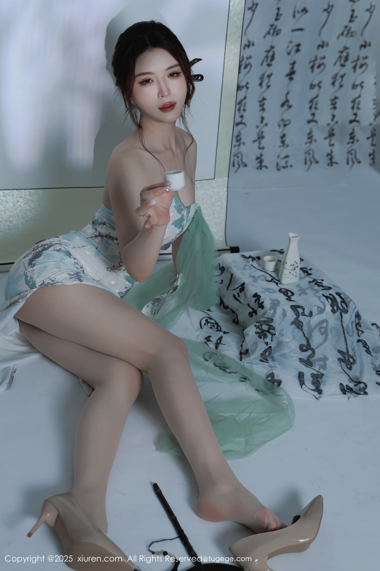 [XIUREN秀人网] 2025.08.27 NO.10694 阿依莎 [94零社区]