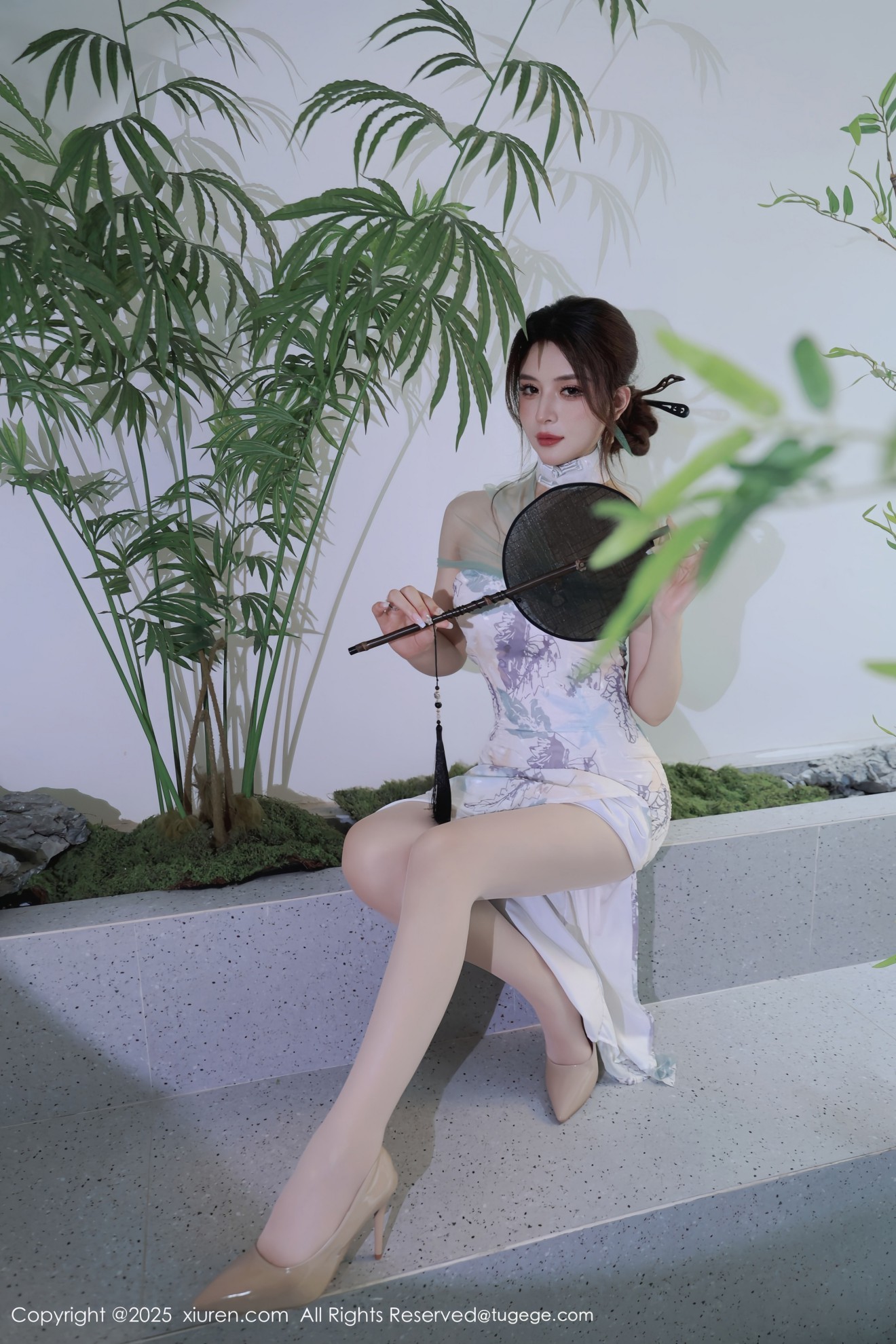 [XIUREN秀人网] 2025.08.27 NO.10694 阿依莎 [94零社区]