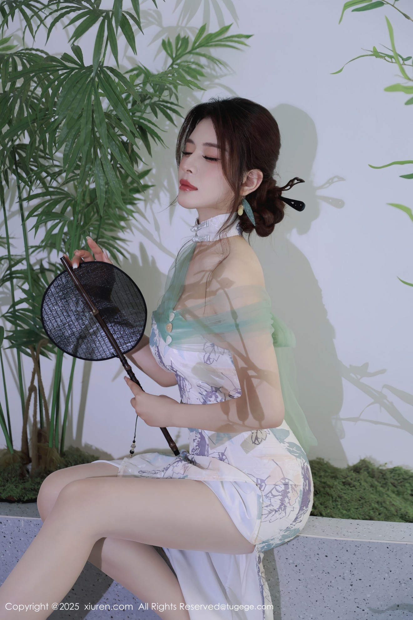 [XIUREN秀人网] 2025.08.27 NO.10694 阿依莎 [94零社区]