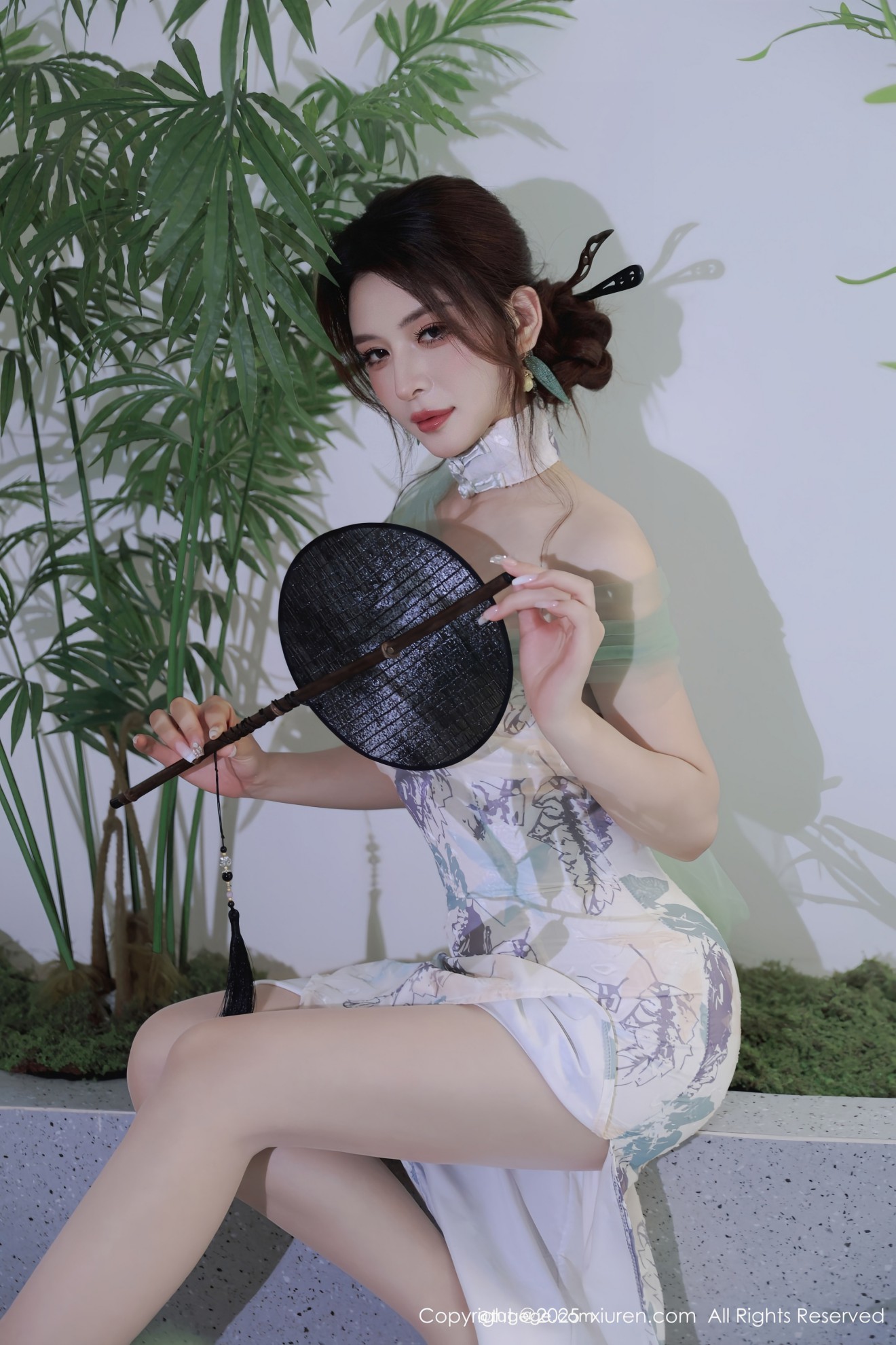 [XIUREN秀人网] 2025.08.27 NO.10694 阿依莎 [94零社区]