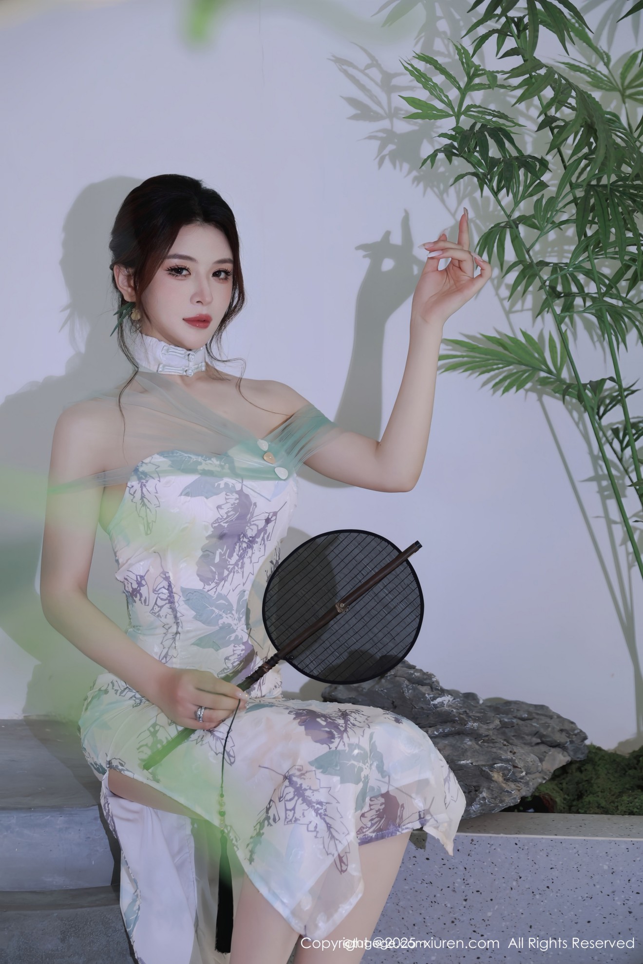 [XIUREN秀人网] 2025.08.27 NO.10694 阿依莎 [94零社区]