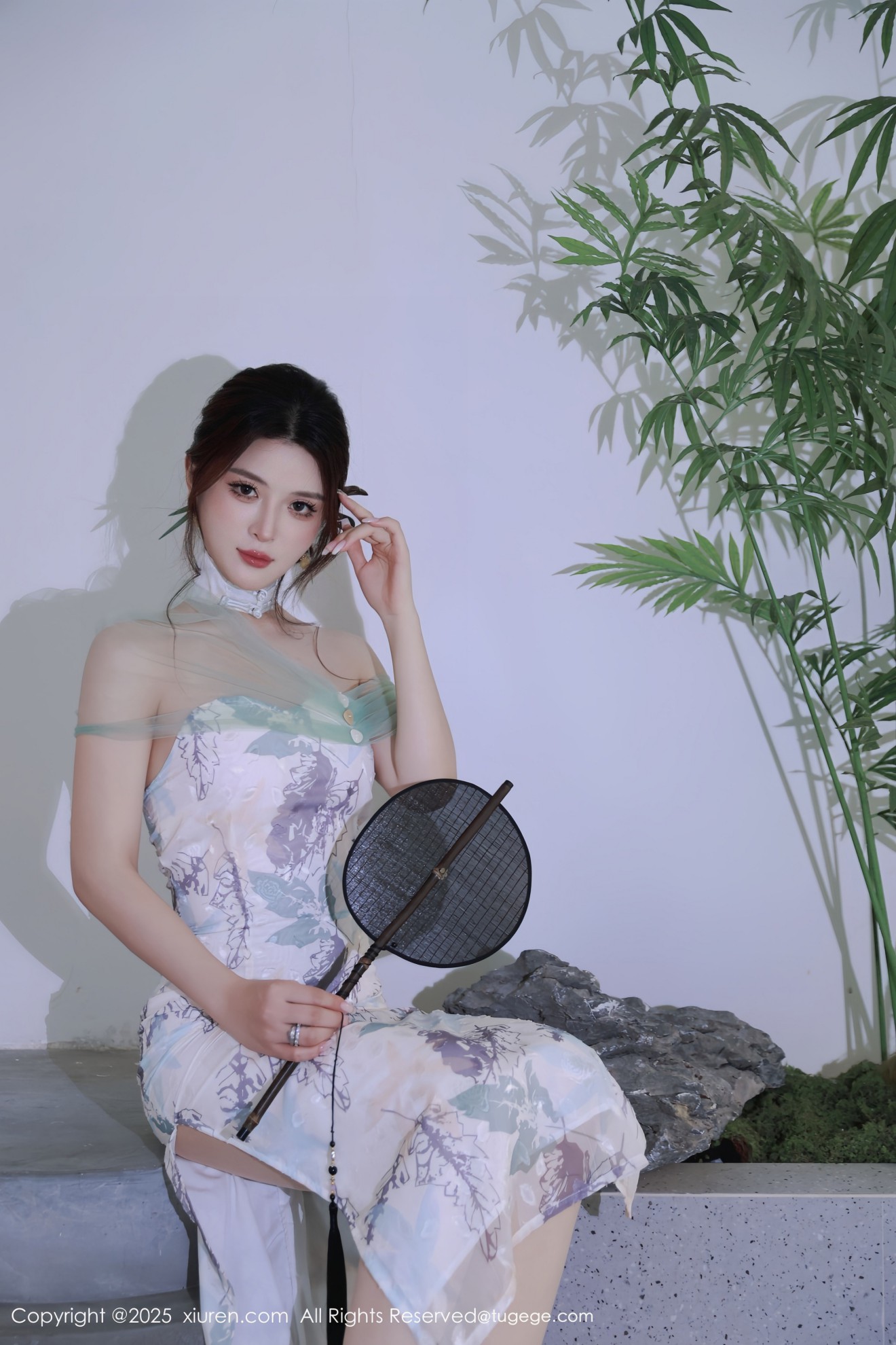 [XIUREN秀人网] 2025.08.27 NO.10694 阿依莎 [94零社区]