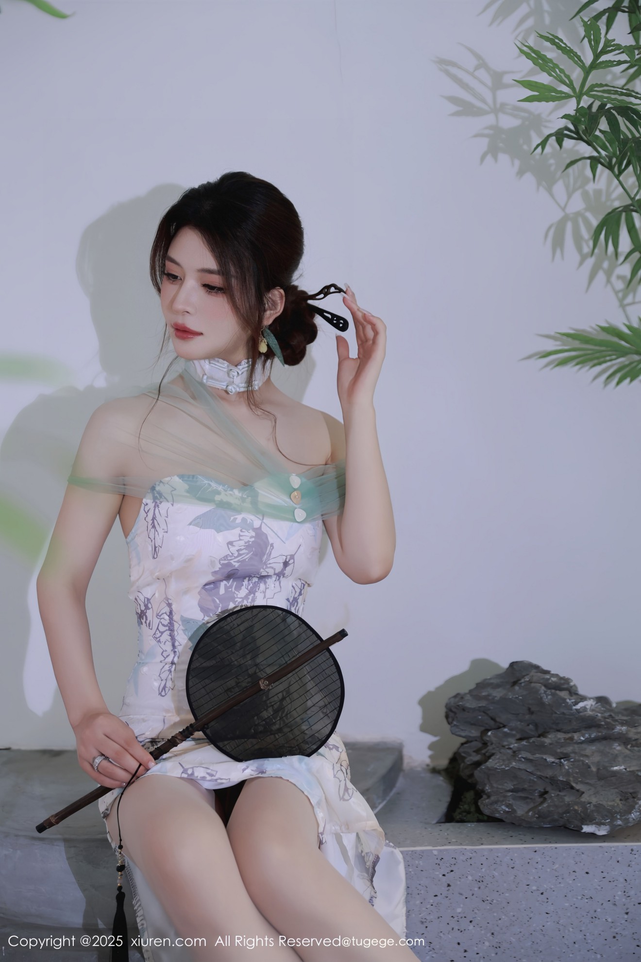 [XIUREN秀人网] 2025.08.27 NO.10694 阿依莎 [94零社区]