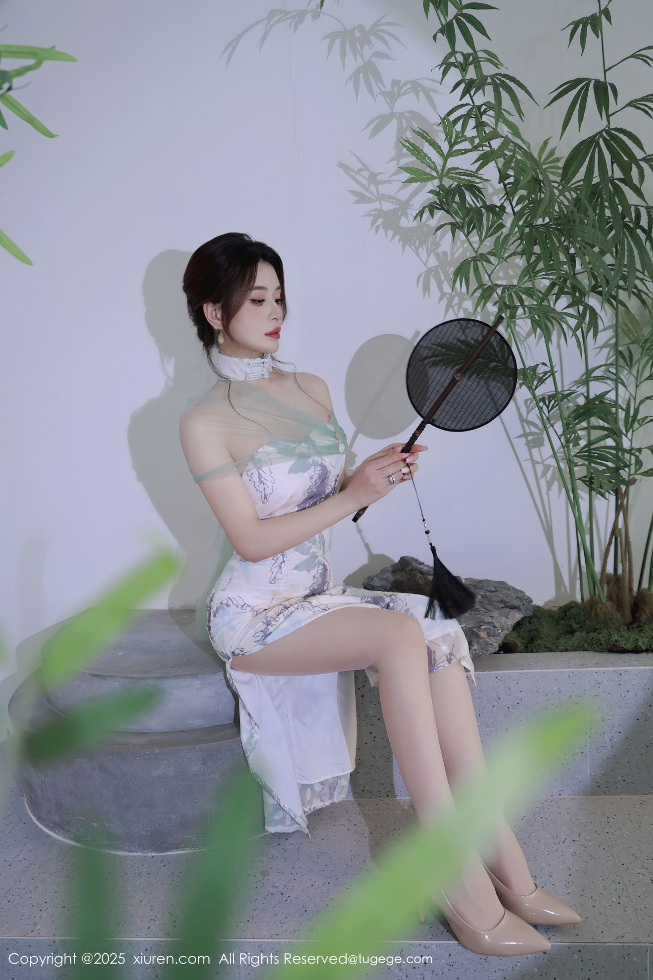 [XIUREN秀人网] 2025.08.27 NO.10694 阿依莎 [94零社区]