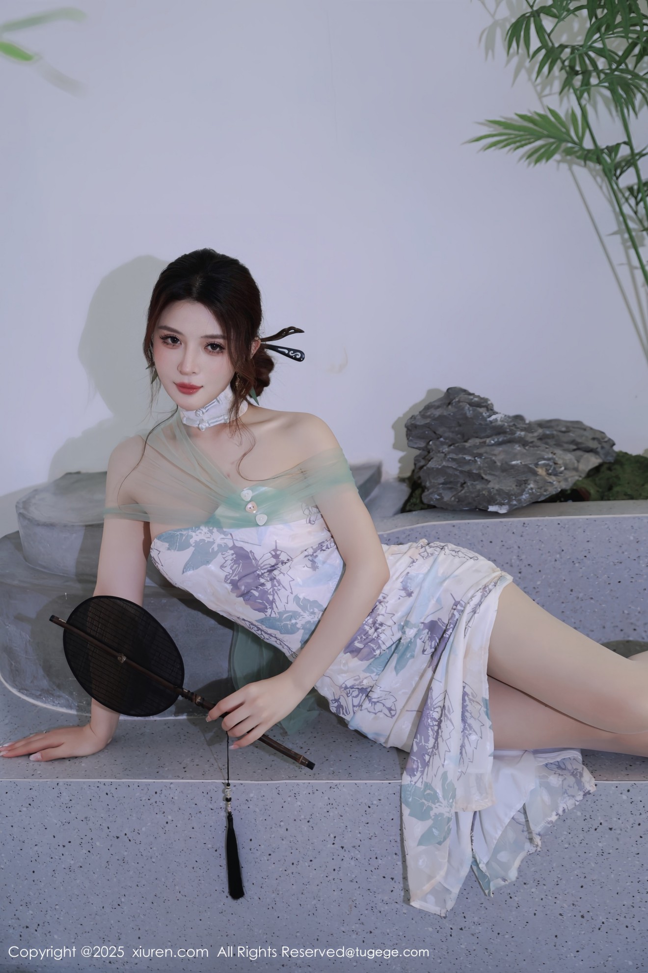 [XIUREN秀人网] 2025.08.27 NO.10694 阿依莎 [94零社区]
