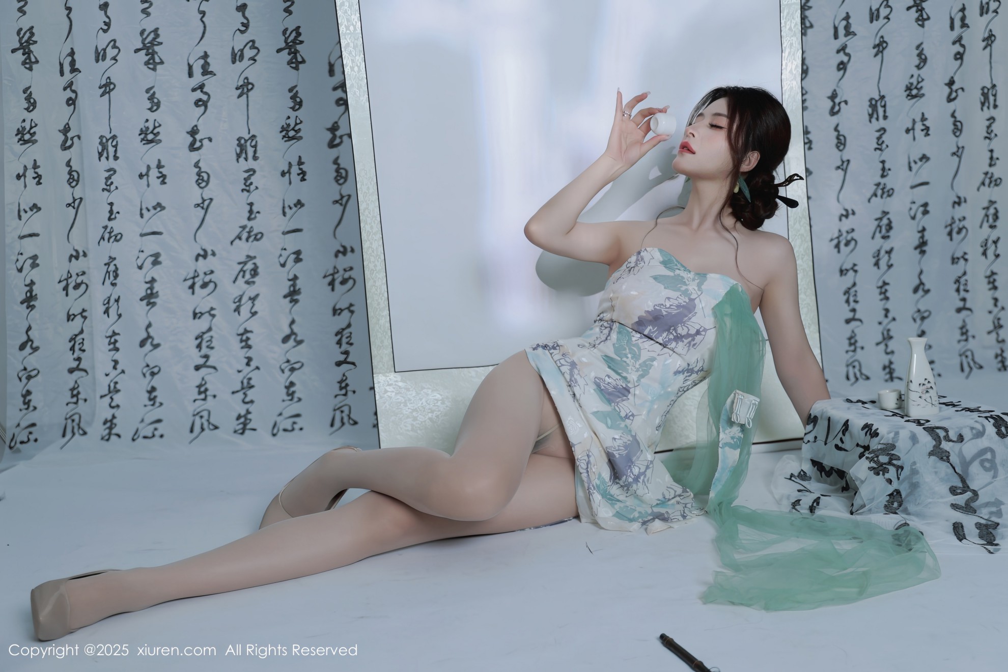 [XIUREN秀人网] 2025.08.27 NO.10694 阿依莎 [94零社区]