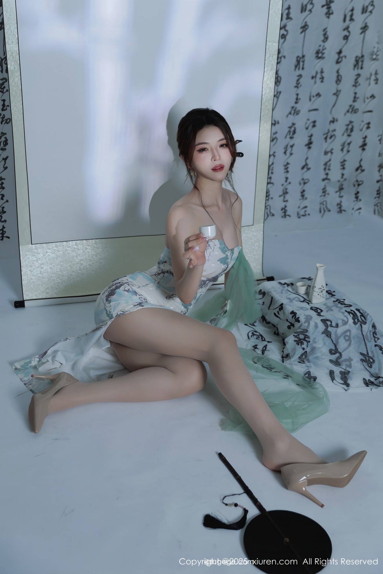[XIUREN秀人网] 2025.08.27 NO.10694 阿依莎 [94零社区]